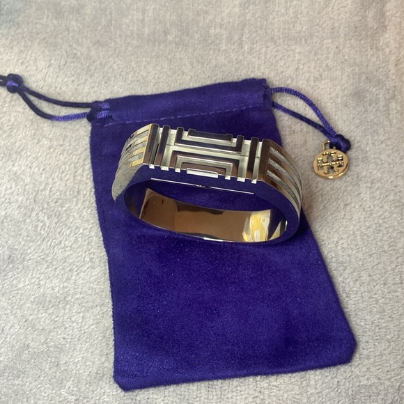 🩶TORY BURCH x FITBIT🩶Silver Hinged Bangle with COA & Dust Bag/EUC - Picture 7 of 7